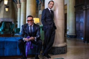 Jon Secada hace honores a Nat King Cole, el primer solista anglo que cantó en español