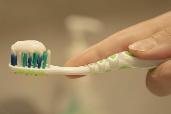 Estudiantes de Puerto Rico crean pasta dental con sargazo para combatir la caries