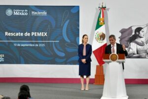 Secretaría de Hacienda expone plan para saldar deuda de Pemex