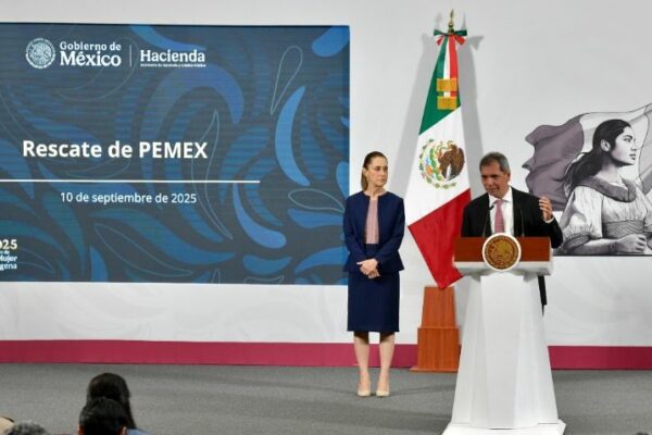 Secretaría de Hacienda expone plan para saldar deuda de Pemex