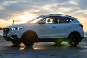México elevará a 50% los aranceles a autos chinos
