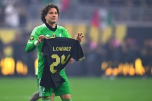 ¡Oficial! Guillermo Ochoa se coloca en equipo europeo