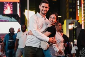 Adrián Marcelo acepta crisis en su matrimonio