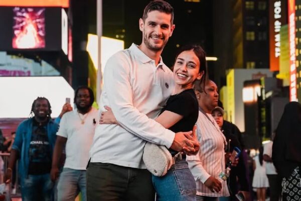 Adrián Marcelo acepta crisis en su matrimonio