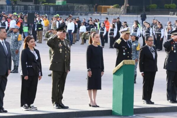 Claudia Sheinbaum encabeza ceremonia solemne en honor a víctimas de los sismos de 1985 y 2017