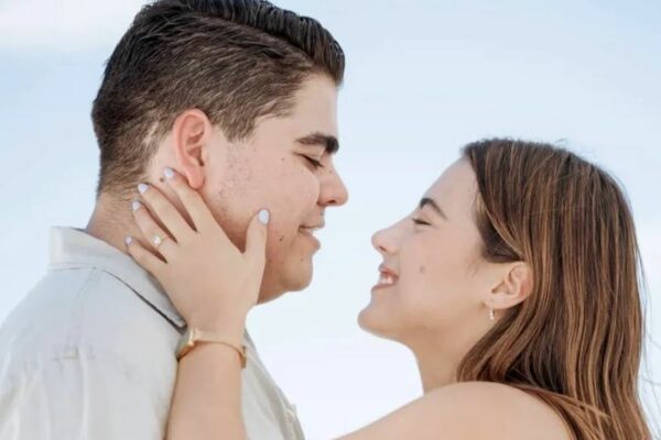 Edgar Martínez, joven que se hizo viral por ‘La caída de Edgar’, se va a casar; así lo anunció