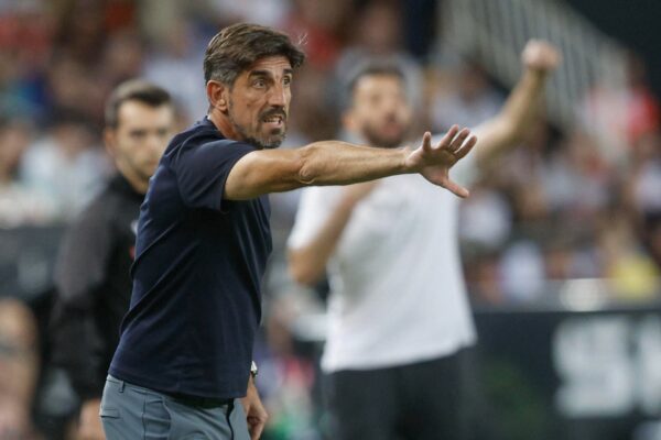 Real Oviedo destituye al serbio Veljko Paunovic, extimonel de Chivas