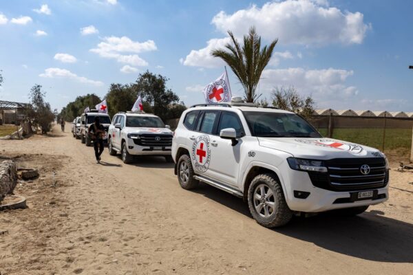 Hamás libera a los 20 rehenes israelíes
