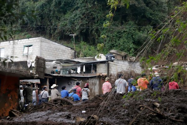 Van 66 fallecidos por las fuertes lluvias en cinco estados