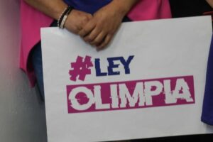 Mujer extorsiona a hombre con fotos íntimas para no pagar la renta y ahora podría ser enviada a prisión