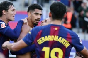 Ronald Araujo se reivindica y le da el triunfo al Barcelona sobre Girona con gol de último minuto