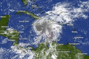 Ciclón ‘Melissa’ se fortalece a huracán de categoría 1