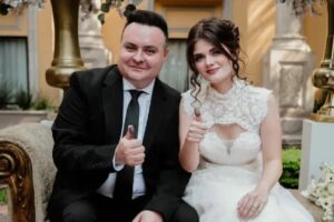 Raúl Ortega, vocalista de Río Roma, se casa con la modelo Milena Montalvo