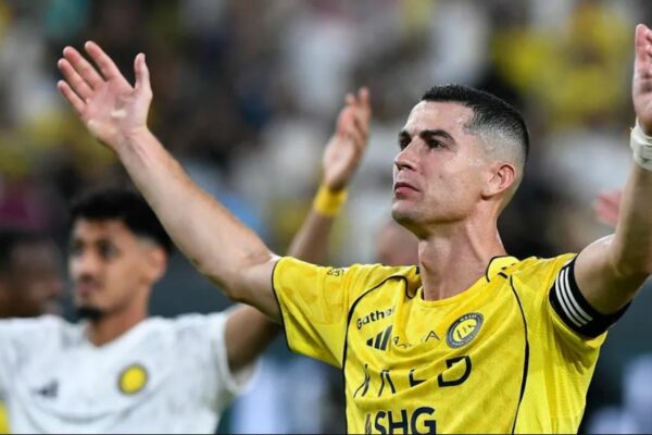 Cristiano Ronaldo llega a 952 goles gracias a su doblete que le dio el triunfo y el liderato al Al Nassr