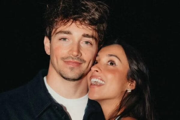 Charles Leclerc anuncia compromiso con su pareja mexicana