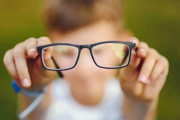 SEP confirma lentes gratis para estudiantes de primaria