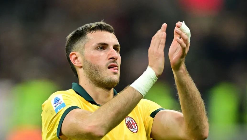 Santiago Giménez es baja con el Milan por lesión en el tobillo: “llegó el momento de parar”