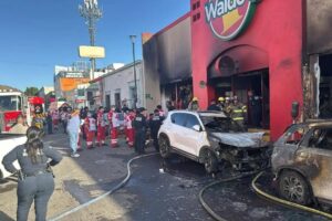 Incrementan a 24 la cifra de fallecidos por incendio en Waldo’s de Hermosillo