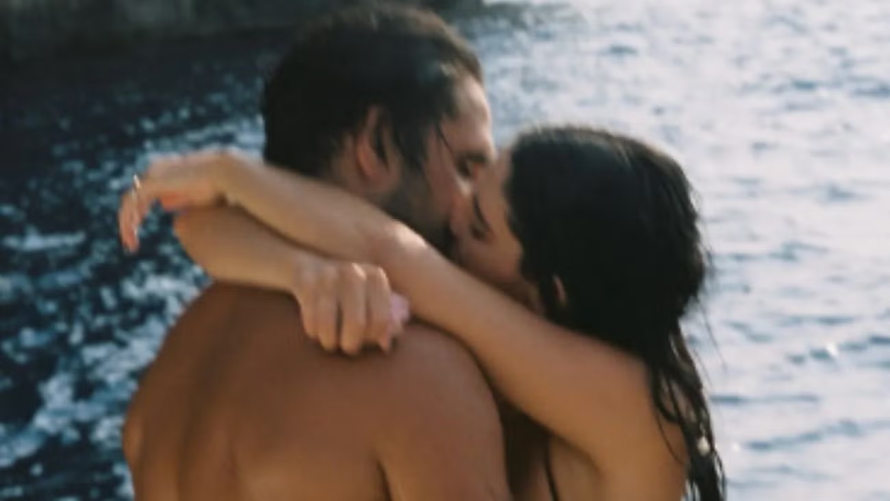 ¡Interesante! Ex de Chicharito presume a su nueva pareja: “El hombre que necesito”