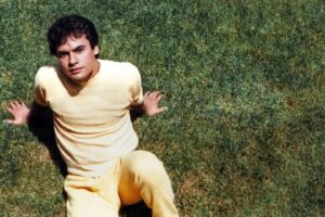 Descartan ampliar el documental de Juan Gabriel pese a material inédito