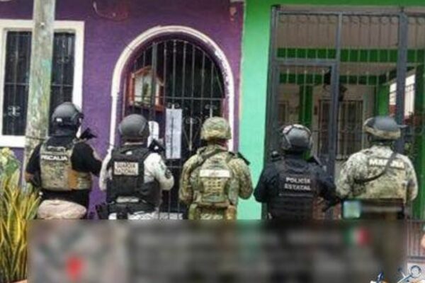 Marina detiene a 54 personas y asegura droga y armas