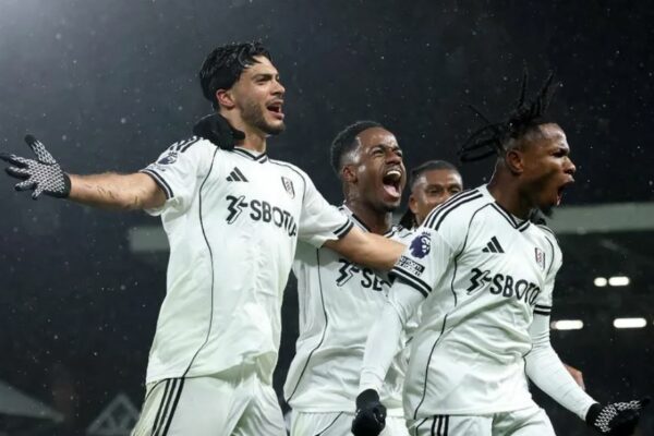 ¡Gran día! Raúl Jiménez rompe la sequía goleadora y le da el triunfo al Fulham ante Sunderland en la Premier League