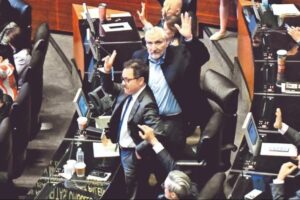 Claudia manda a Gertz a “país amigo”; Ernestina va a la FGR