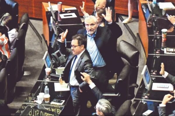 Claudia manda a Gertz a “país amigo”; Ernestina va a la FGR