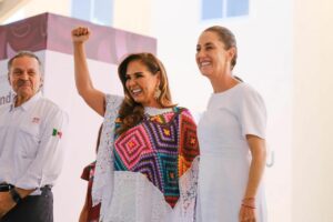 Claudia Sheinbaum y Mara Lezama entregan las primeras 225 casas del programa Viviendas para el Bienestar, en Playa del Carmen