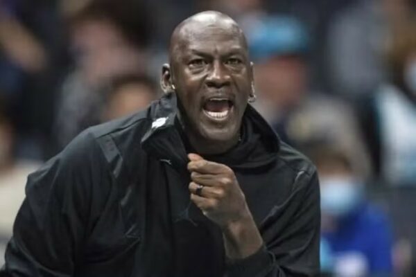 Michael Jordan critica la falta de pasión y la distracción comercial en la NBA actual