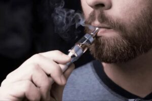 Hasta ocho años de prisión a quien venda vapeadores