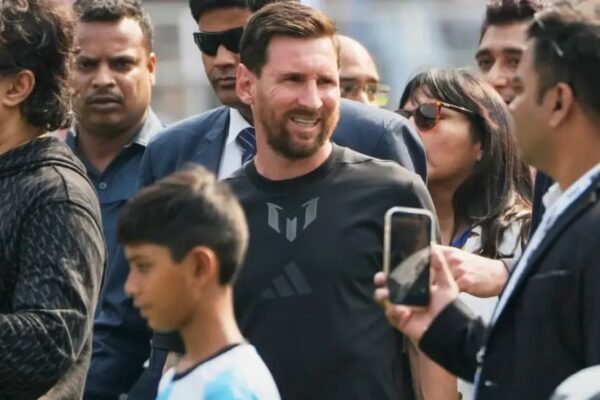 Visita de Lionel Messi a India genera caos y disturbios
