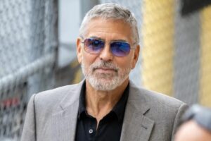George Clooney anuncia que ya no besará a actrices en sus películas tras pacto con su esposa