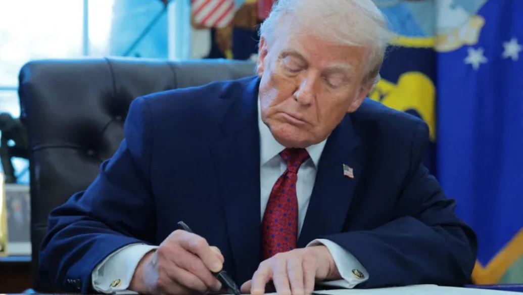 Donald Trump firma orden ejecutiva para declarar al fentanilo como arma de destrucción masiva