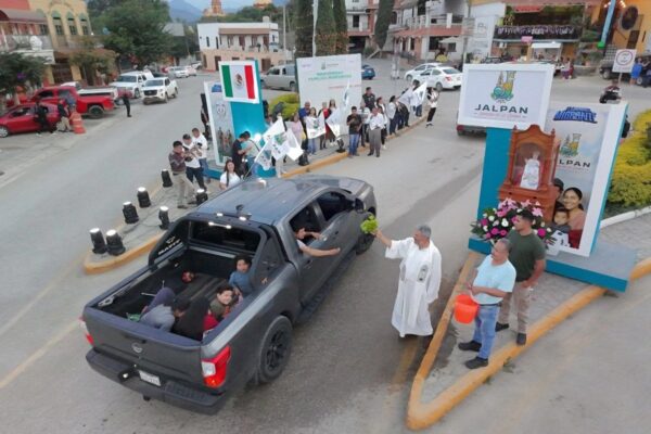 Miles de paisanos regresan de EU a pasar las fiestas decembrinas