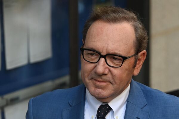 Kevin Spacey regresa a la televisión con serie en Italia