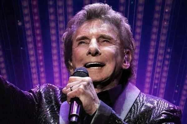Cantante Barry Manilow, conocido por el éxito ‘Copacabana’, revela que tiene cáncer de pulmón; pospone conciertos