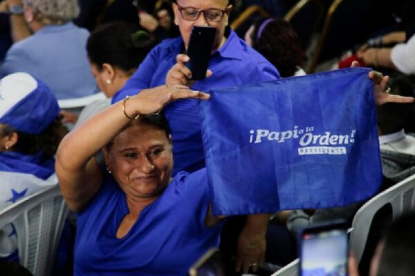 La derecha aplaude triunfo de Nasry Asfura como presidente de Honduras