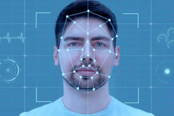 Estados Unidos tomará tus huellas, iris y voz si quieres entrar: así es la medida biométrica obligatoria