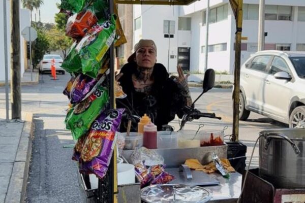 Captan Santa Fe Klan vendiendo tostielotes en Guanajuato