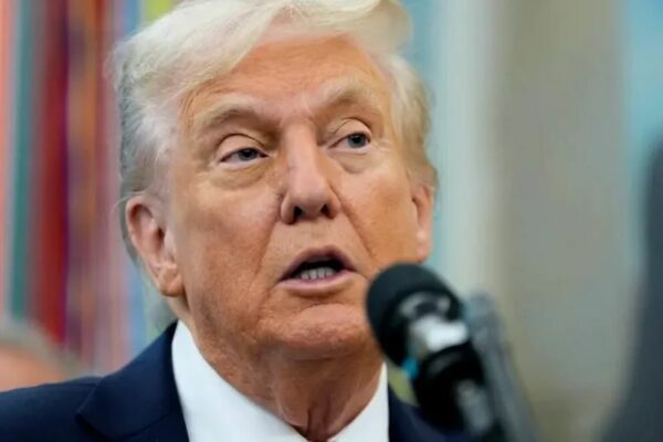 Donald Trump dice que habrá que hacer algo con México al hablar sobre cárteles de la droga