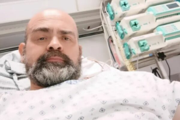 Hospitalizan de emergencia a Horacio Beamonte, actor de Televisa que renunció a su tratamiento contra el cáncer