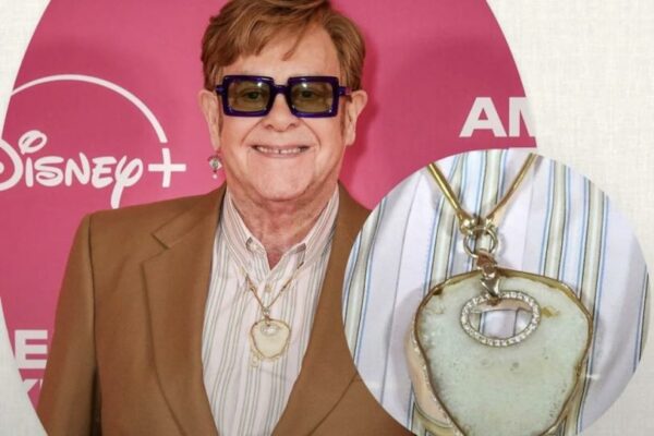 Elton John transforma sus rótulas en joyas de oro para nuevo documental