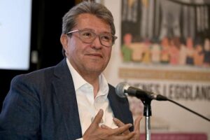 Monreal convoca a jóvenes a talleres y actividades en la Cámara de Diputados