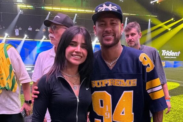 Alana presume foto con Neymar y enciende las redes sociales