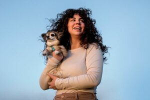 Melodías con alma: canciones que celebran el amor hacia las mascotas