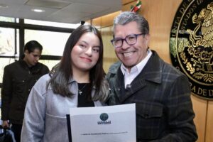 Ricardo Monreal reconoce la labor de jóvenes en servicio social en la Cámara de Diputados