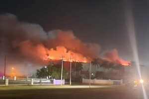 Incendio en maquiladora de Matamoros cobra la vida de tres bomberos