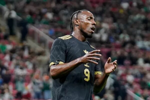 Julián Quiñones no tiene asegurado su lugar en la Selección Mexicana