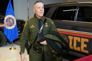 Líder del ICE sale de Minnesota tras muertes y críticas por actuación de agentes